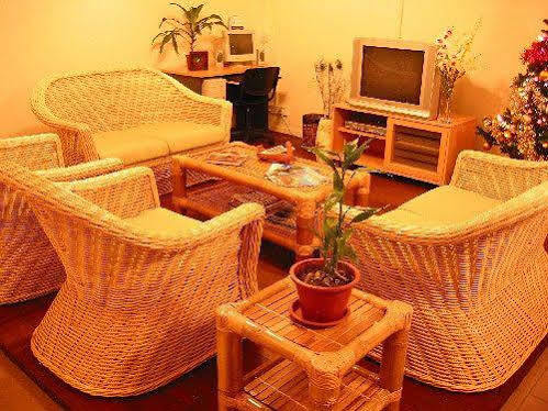 Jesselton Cabin Kota Kinabalu Exteriör bild